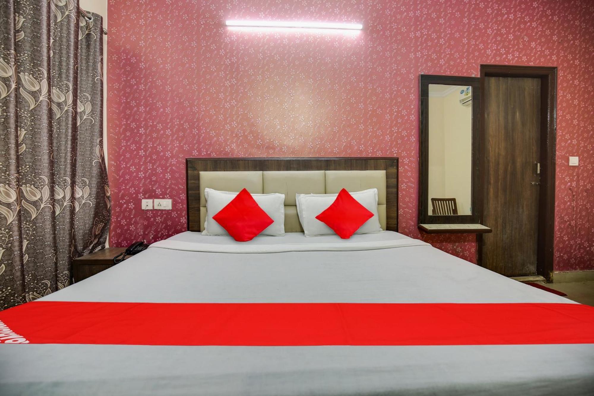 Hotel O Royal Mohali Екстер'єр фото